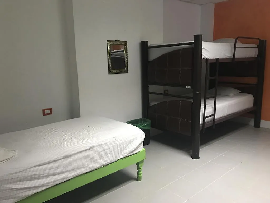 Hostel Mundo Maya Cancun Мексика